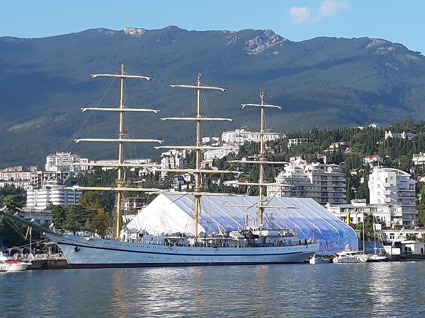 YAlta korabl